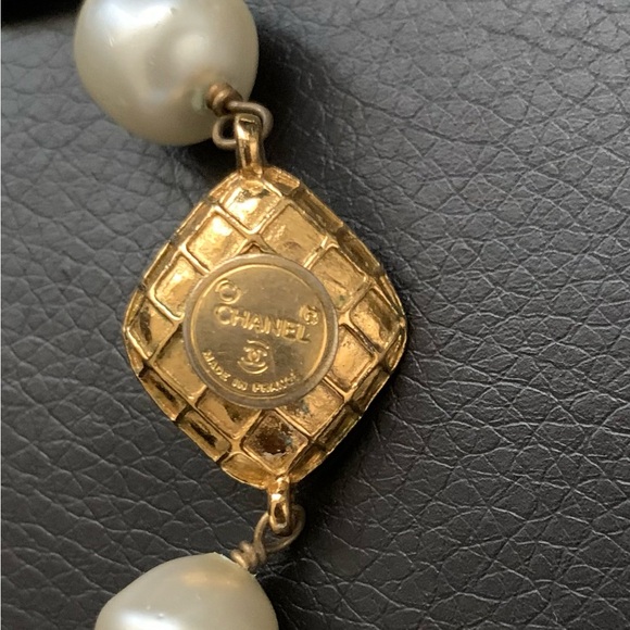 Sparkling Chanel Necklace 💯 Authentic - Picture 6 of 6